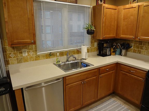 4th image of 89 Plauderville Ave APT 14