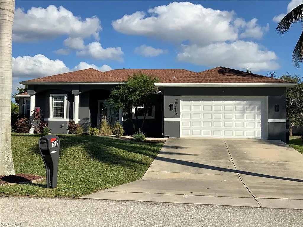 3 bed, 3.0 bath, 2205 sqft, $3,000 — Photo 2