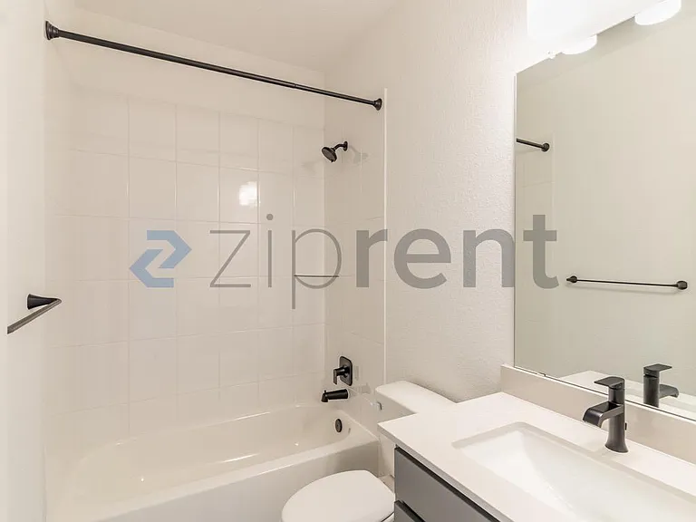 1016 Brickell Loop #B — Photo 14