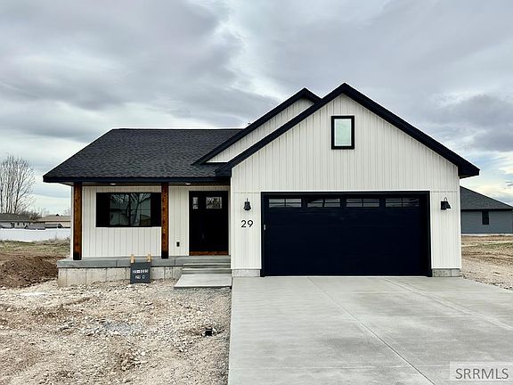 2nd image of 29 N Currant Ln