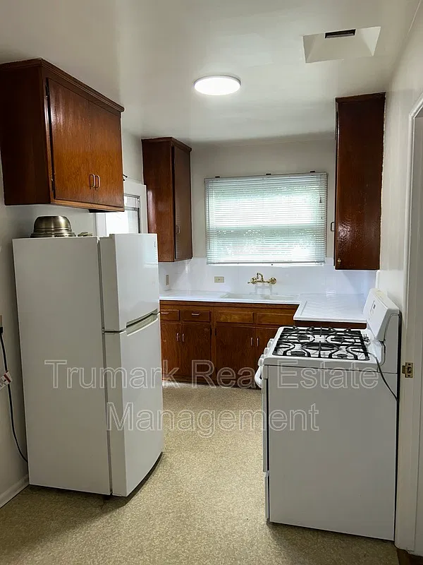 1 bed, 1.0 bath, $1,900 — Photo 2