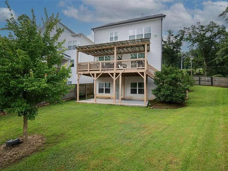 1860 Commons Pl NW — Photo 23