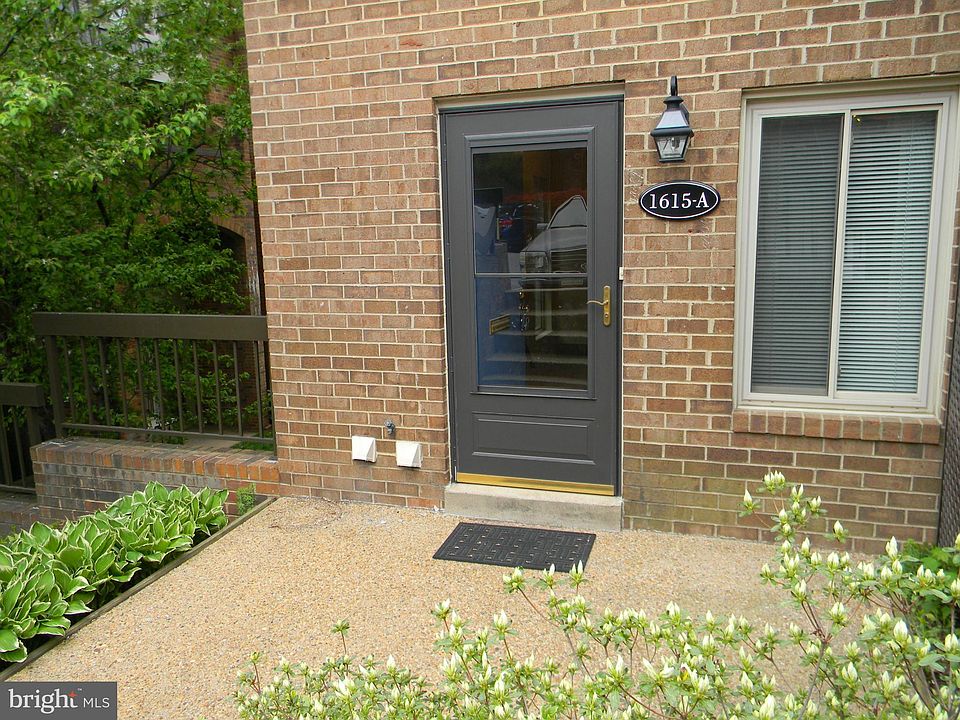 1st image of 1615 S Hayes St #1