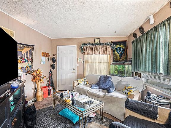 4th image of 2744 Quincy Ave