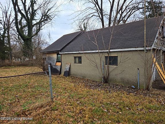 4th image of 2207 Rockford Ln