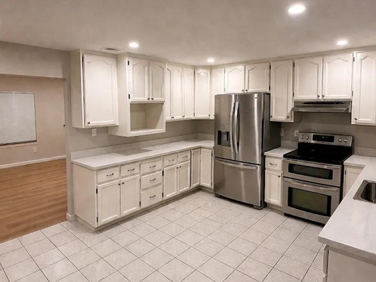 133 Mossglen Cir — Photo 3