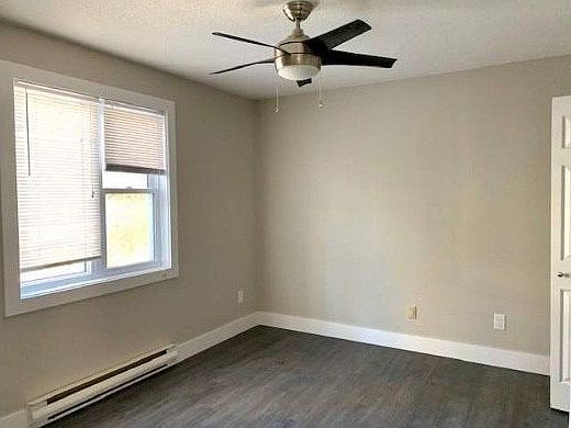 2nd image of 79 Wellington St E #4