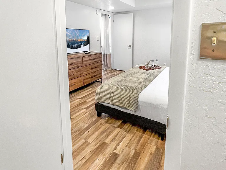 2000 Prospector Ave #409 — Photo 6