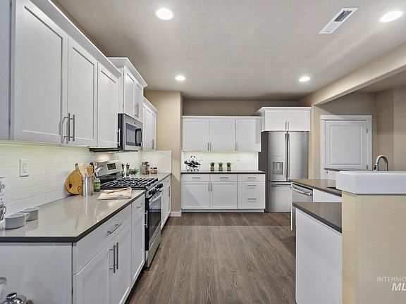 2nd image of 2706 Whitebark Lane Block #2-lot 21