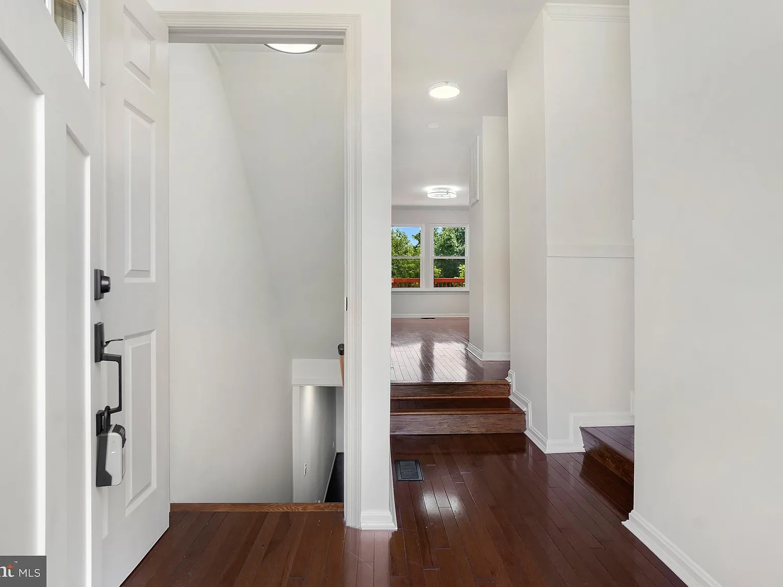 3 bed, 3.5 bath, 2157 sqft, $3,200 — Photo 4