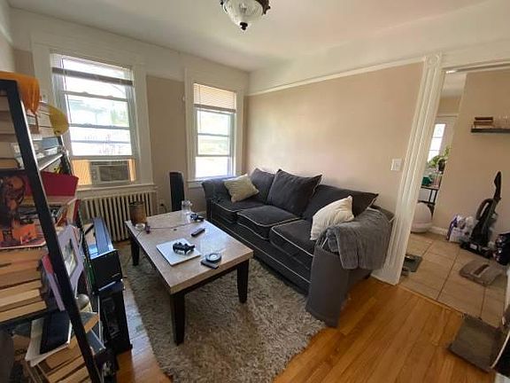 3rd image of 26 Dell St