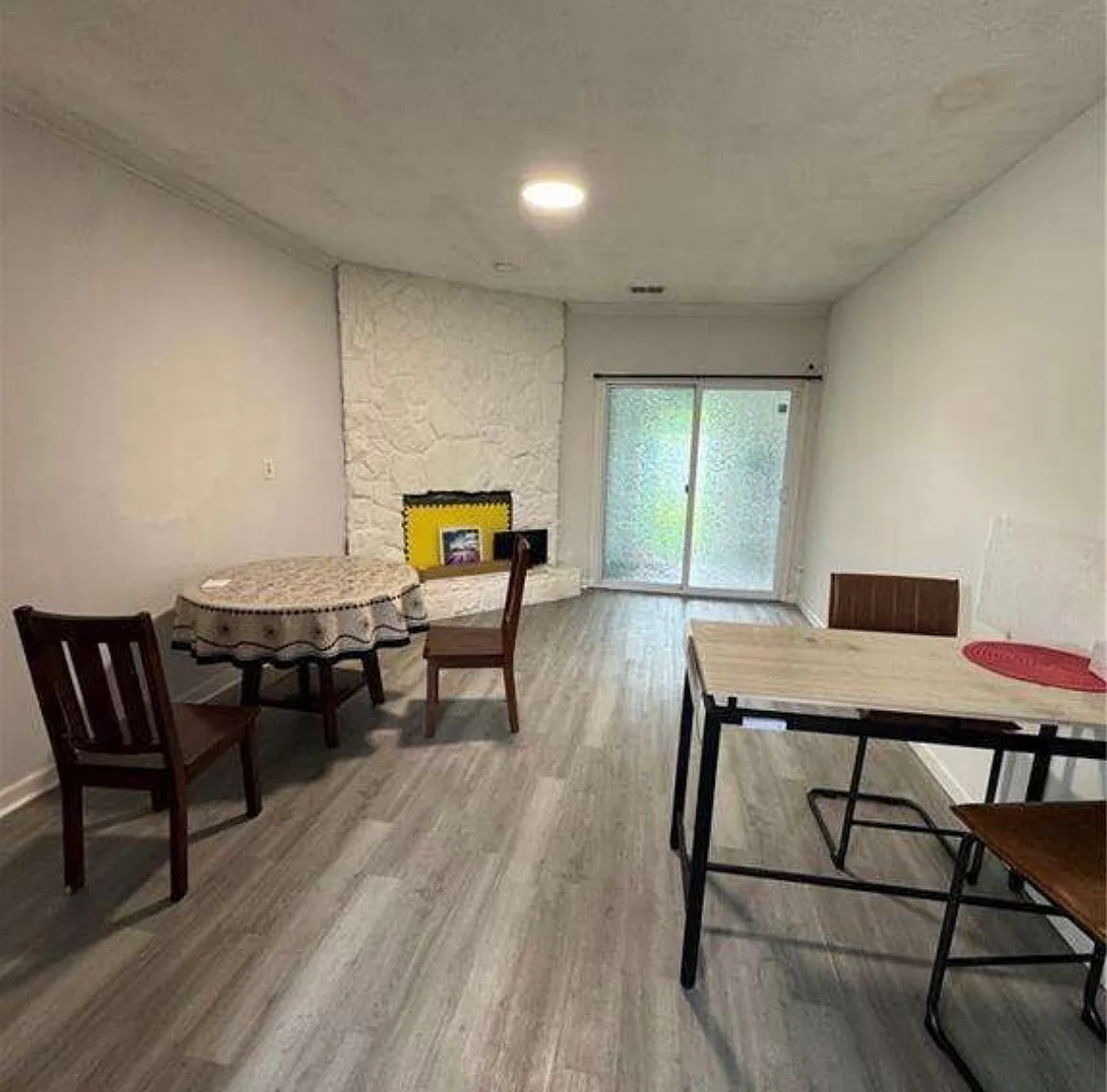 3 bed, 1263 sqft, $1,950 — Photo 3
