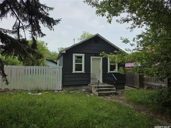 130 K AVENUE S, Saskatoon, SK S7M 2C6