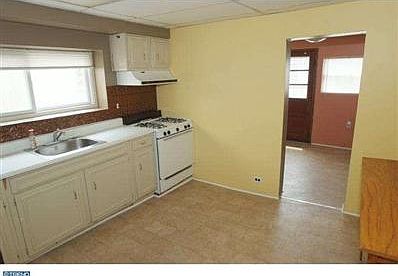 5th image of 3436 Sunnyside Ave