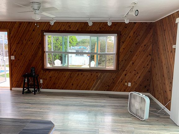 Large windows with lots of light