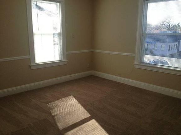 2nd image of 224 S Buchanan St #B