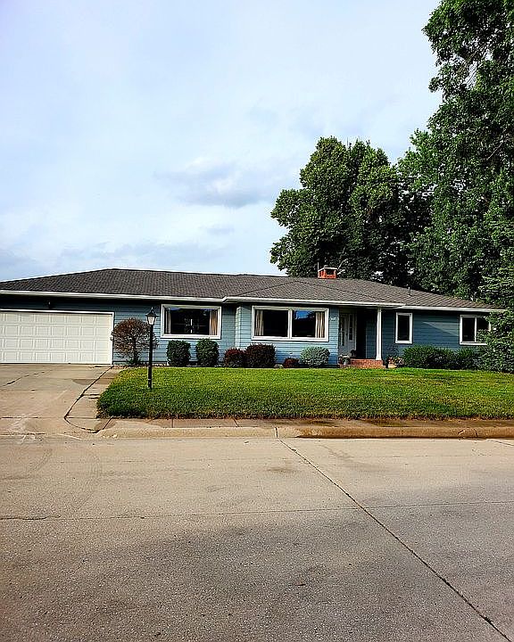1st image of 407 Valley Vista Dr