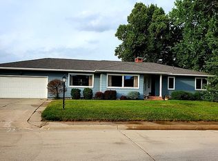407 Valley Vista Dr, Burwell, NE 68823