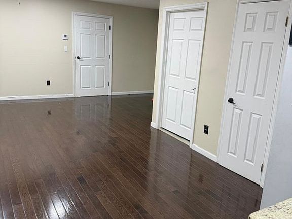 5th image of 306 Bartlett Ave Floor 1