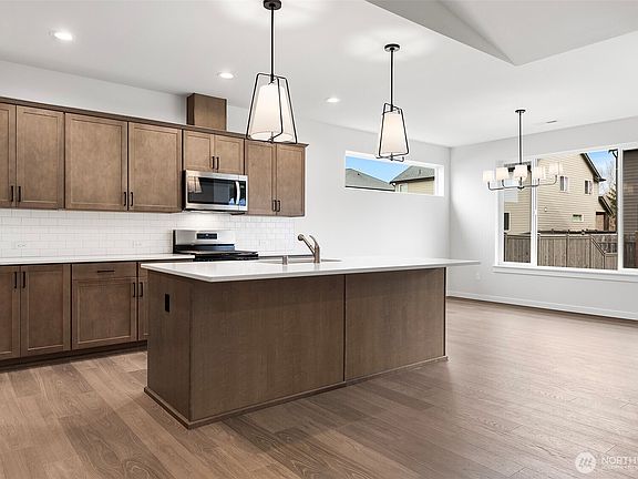 4th image of 14215 56th Avenue Ct E