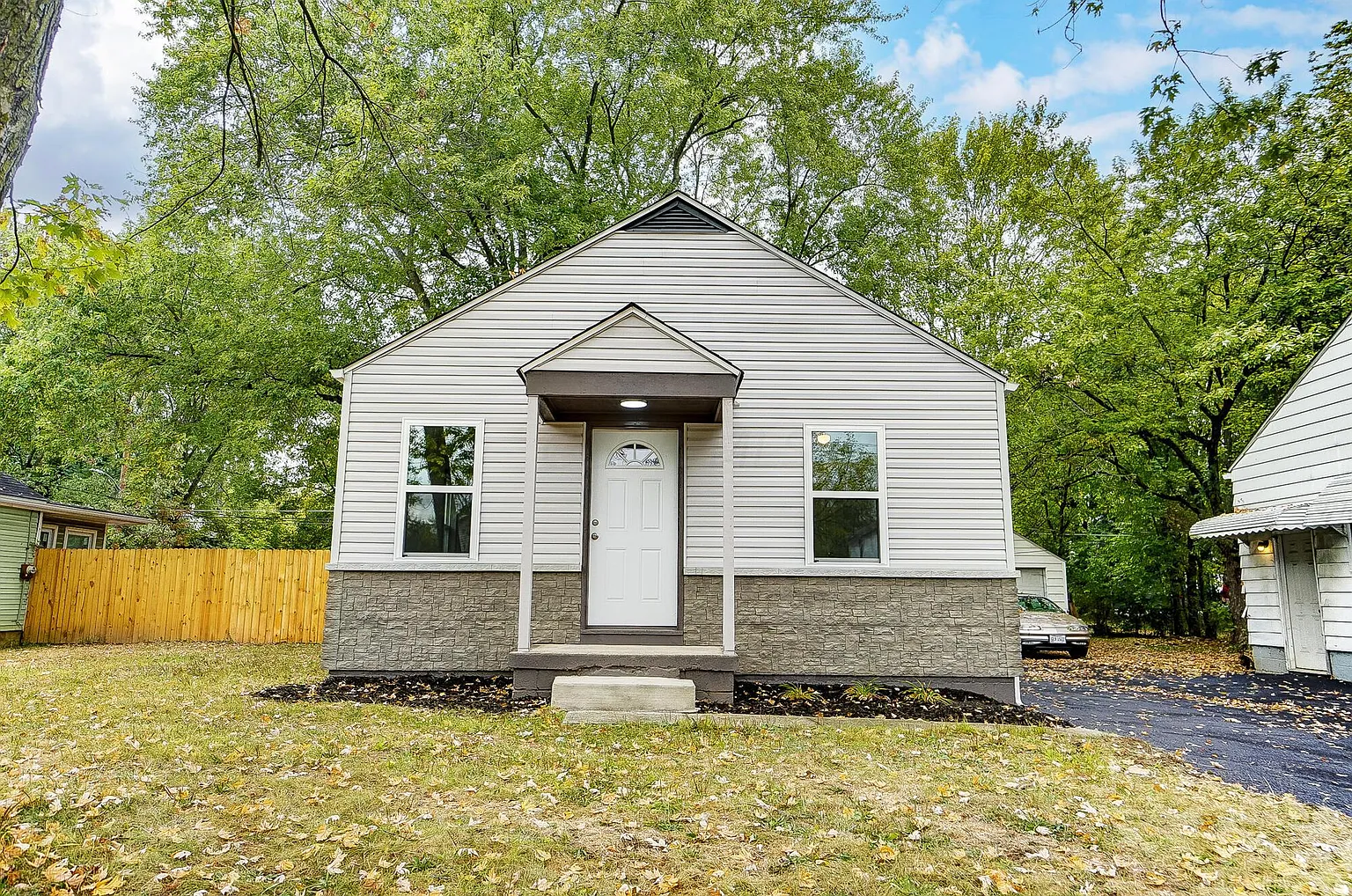 2409 Parkwood Ave photo 1