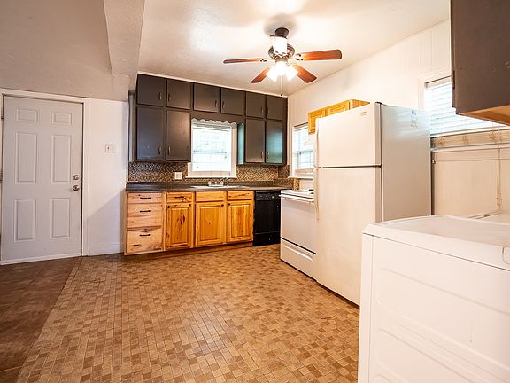 5th image of 806 S Blakeley St