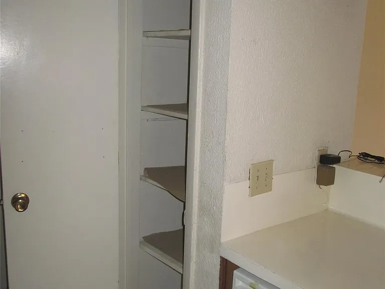 10806 Lynbrook Dr #B — Photo 26
