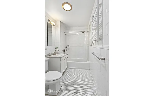 Rented by Douglas Elliman | media 15