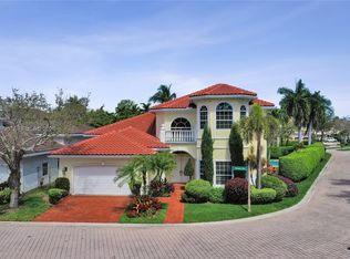 901 Manatee Way, Hollywood, FL 33019