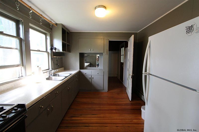 4th image of 6 LAKEVIEW Drive