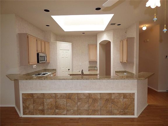 4th image of 2413 Katina Dr