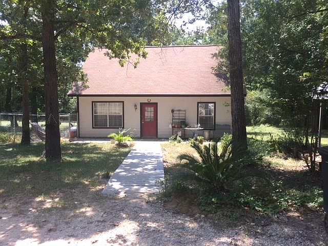 Welcome home to 14193 Forest Blvd.