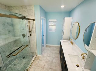 19512 Lorne St, Reseda, CA 91335