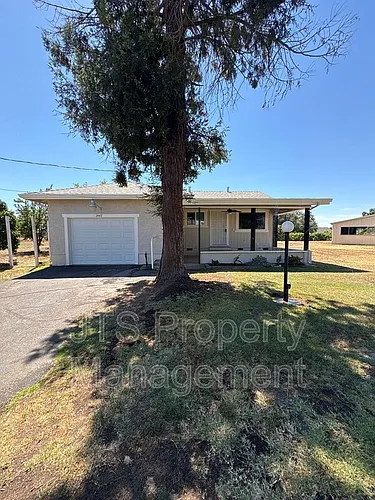 2440 Central Ave #B Photo 1