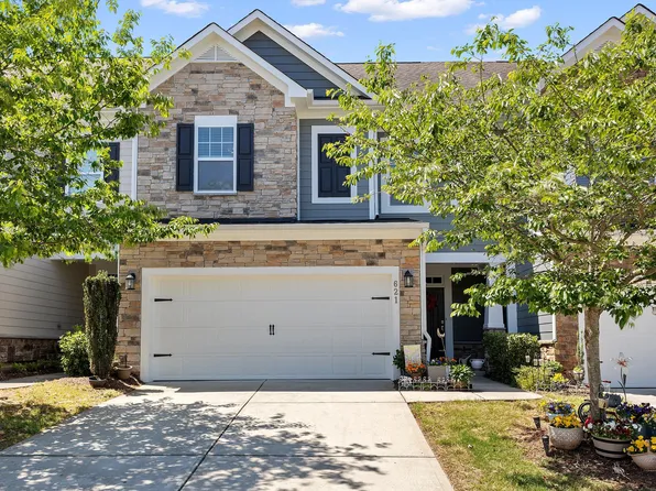 621 Mountain Pine Dr, Cary, NC 27519