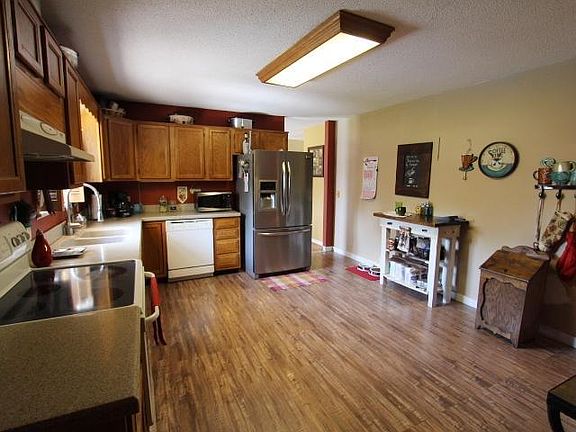 5th image of 328 Pinecrest Dr