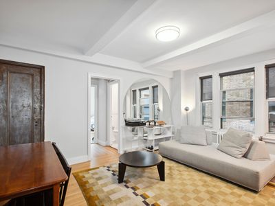 325 W 45th St APT 707, New York, NY, 10036