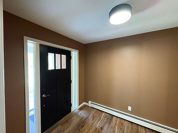 3rd image of 512 8th St N