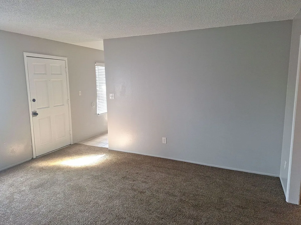 Building Photo - M12- 2816 N. Halfmoon Dr.