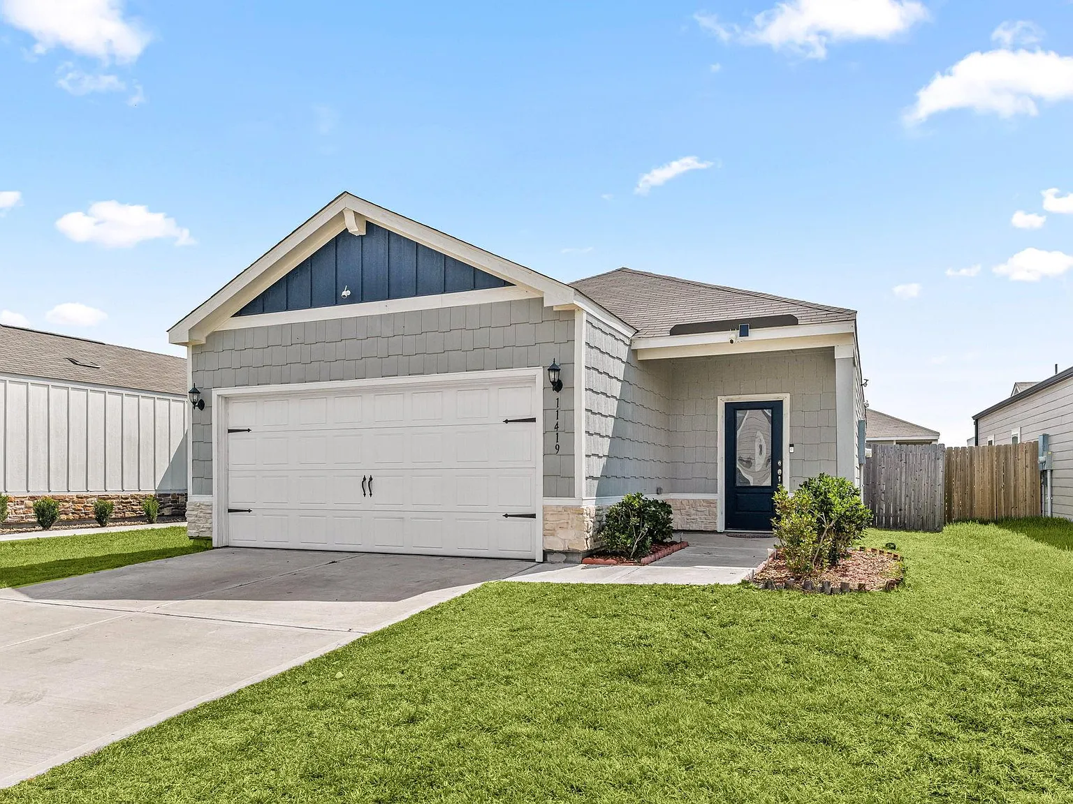 3 bed, 2.0 bath, 1579 sqft, $2,200 — Photo 3