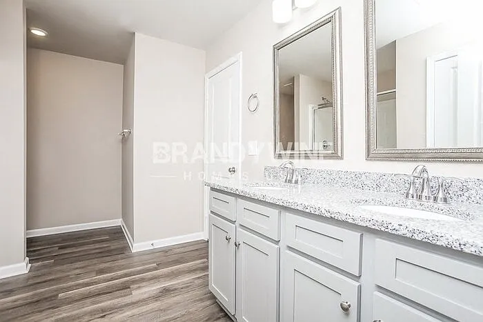 559 Glenmanor Dr — Photo 15