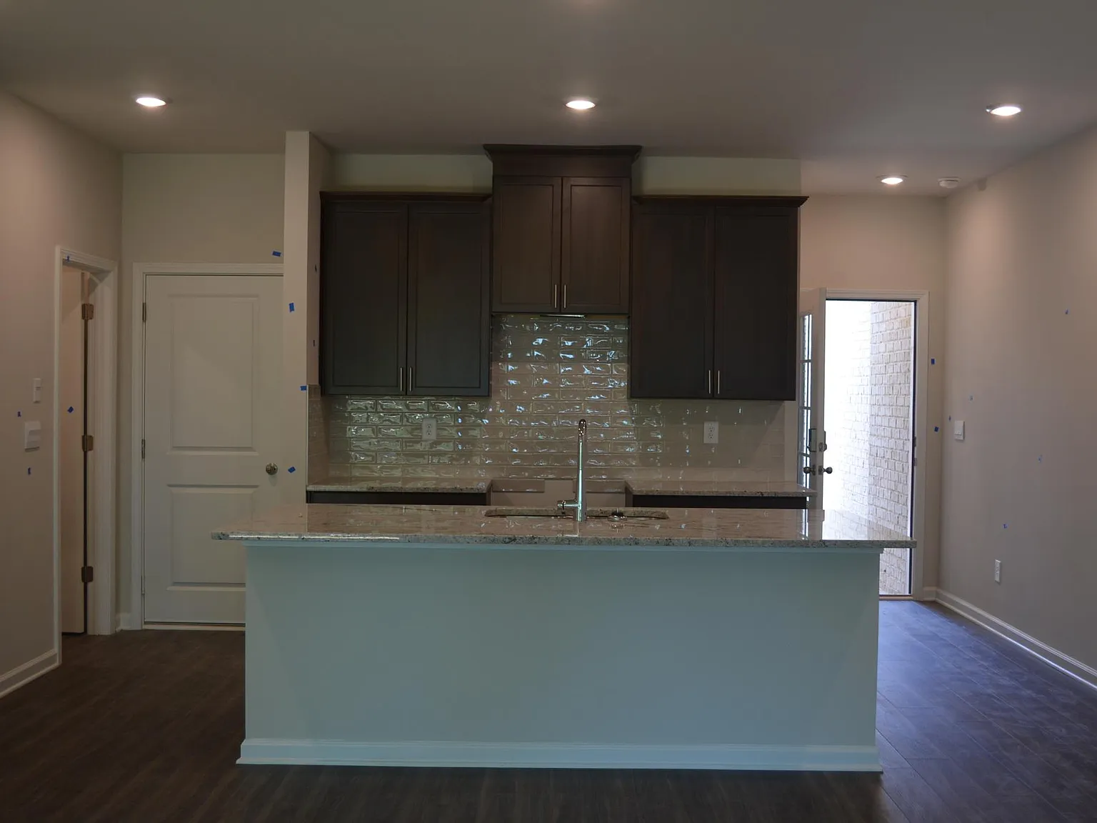 3 bed, 2.5 bath, 1818 sqft, $2,350 — Photo 3