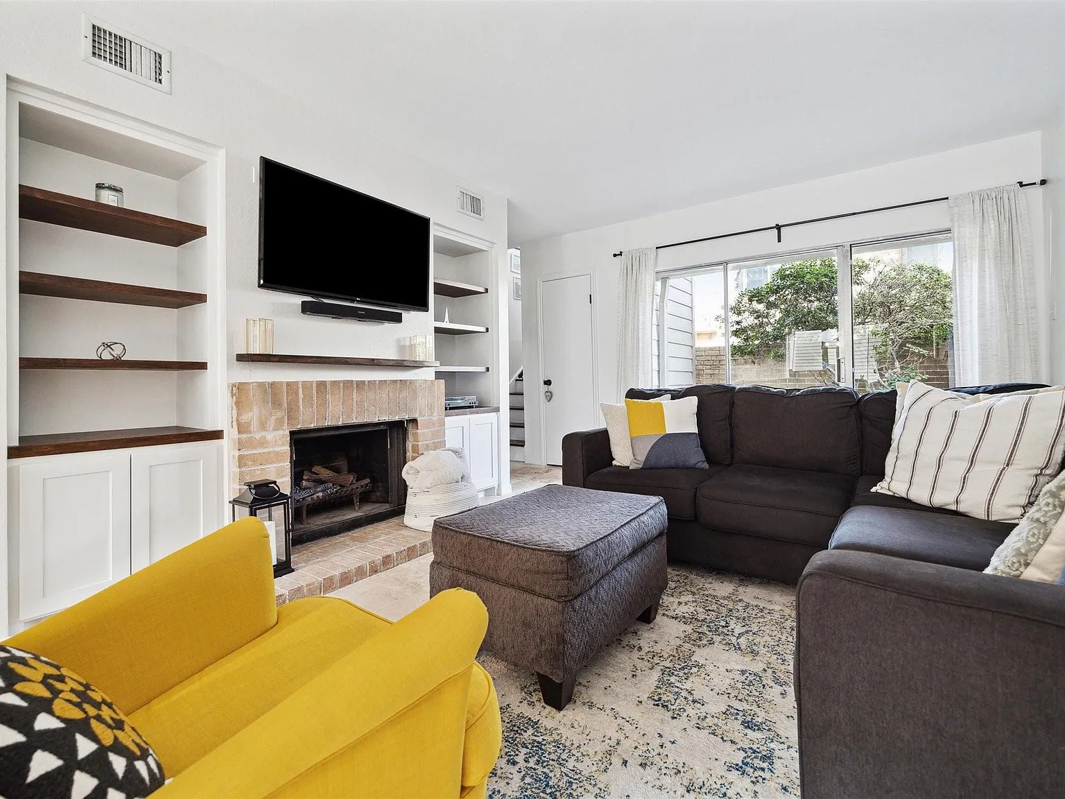 2 bed, 2.5 bath, 1616 sqft, $2,250 — Photo 4