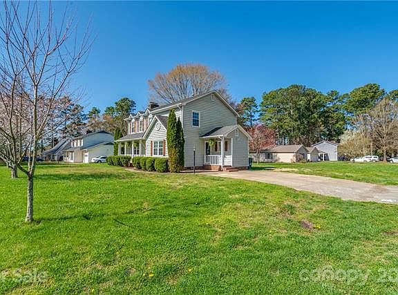 4th image of 2901 Valleywood Dr