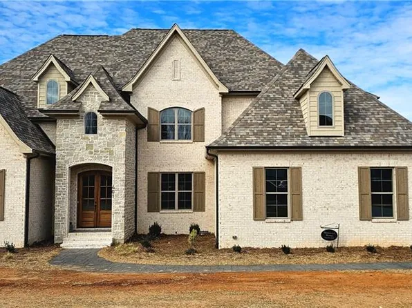 401 Suzanne Jessup Ct, Greensboro, NC 27455