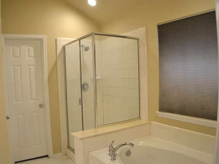 1013 Clear Creek Dr — Photo 7