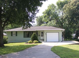 689 6th St SE, Mason City, IA 50401