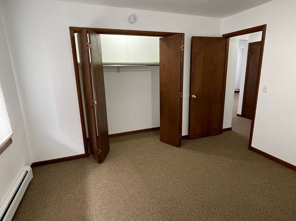 500 N Broad St APT 4, Galesburg, IL 61401