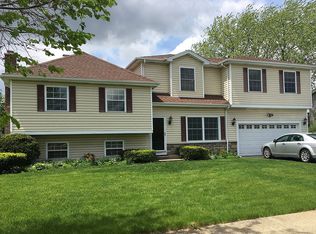 992 S Chippendale Dr, Bartlett, IL 60103