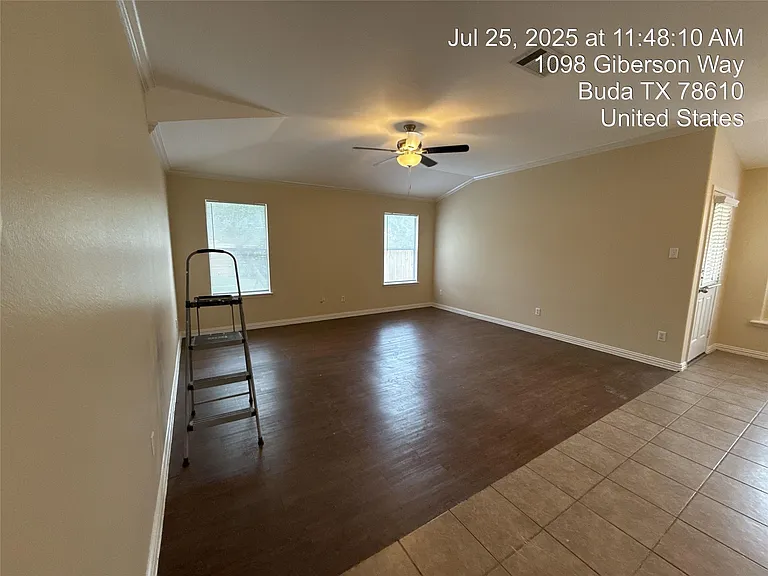 1098 Giberson Way — Photo 7
